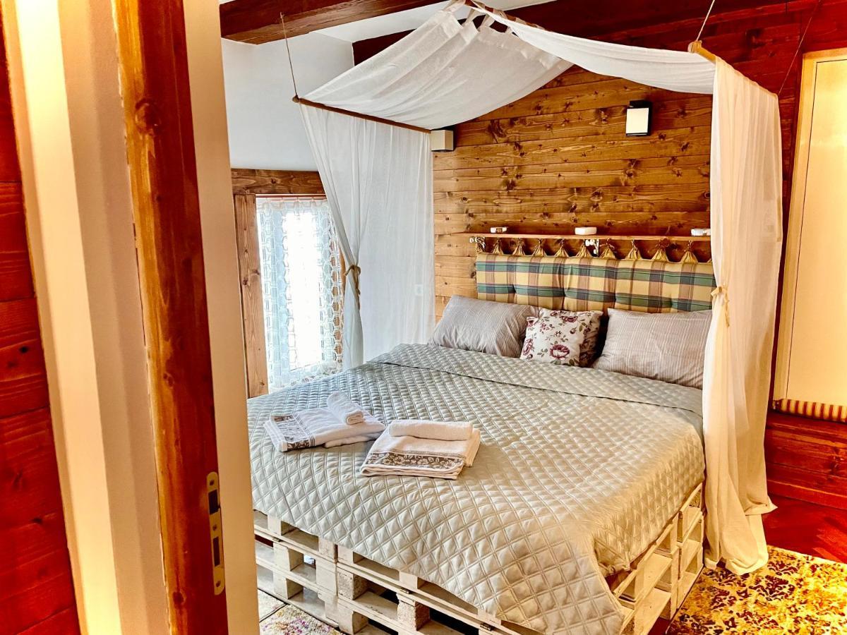 Apartmán Apartament Rustic In Centrul Istoric Brašov Exteriér fotografie
